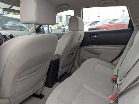 Used 2014 Nissan Rogue S FWD image 27