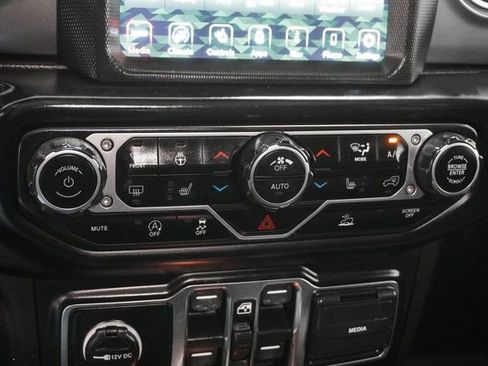 Used 2021 Jeep Wrangler Unlimited Sahara image 34