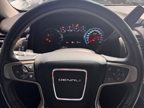 Used 2017 GMC Yukon Denali AWD/4WD image 12