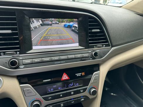 Used 2018 Hyundai Elantra Value Edition FWD image 26