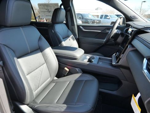 New 2026 GMC Acadia Elevation w/ Elevation Premium Package AWD/4WD image 28