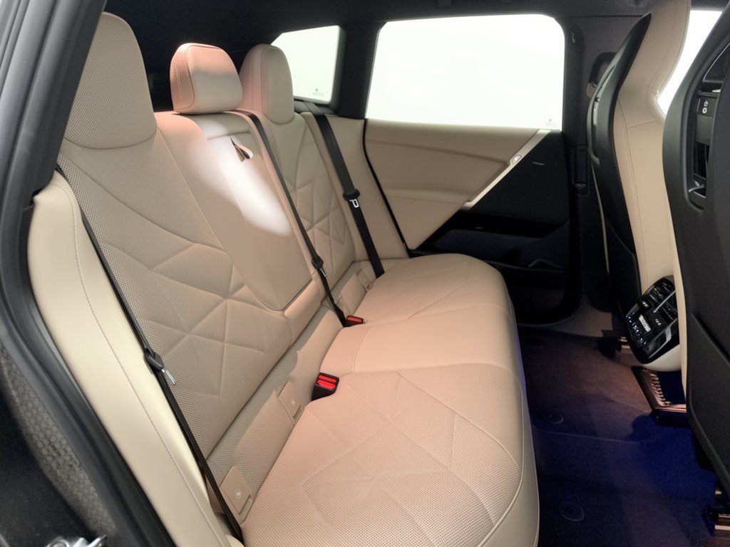 Certified 2024 BMW iX xDrive50 w/ Premium Package AWD/4WD image 29