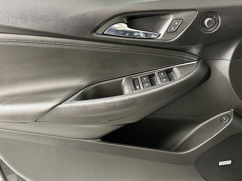 Used 2018 Chevrolet Cruze Premier image 21