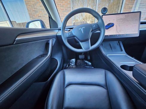 Used 2023 Tesla Model Y RWD image 5