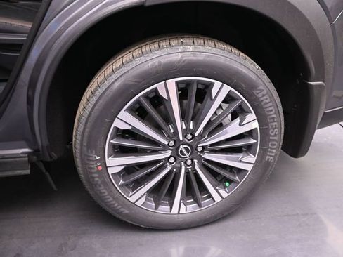 New 2026 Nissan Pathfinder Platinum FWD image 14