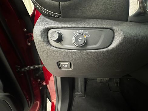 Used 2025 Chevrolet Blazer LT FWD image 29