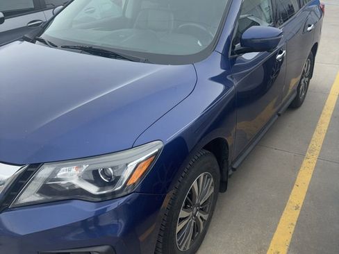 Used 2017 Nissan Pathfinder SL w/ SL Premium Package image 10