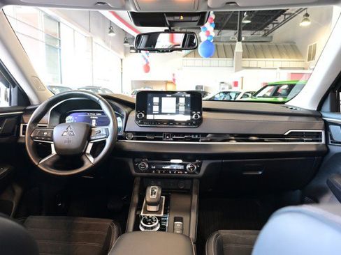 Used 2024 Mitsubishi Outlander SE Black Edition AWD/4WD image 28