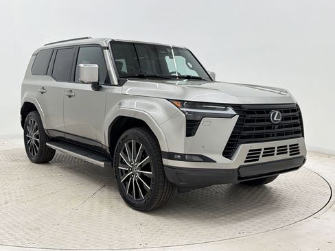 Used 2024 Lexus GX 550 w/ Accessory Package (2T) image 7