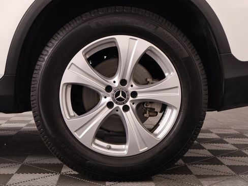 Used 2018 Mercedes-Benz GLC 300 4MATIC image 16
