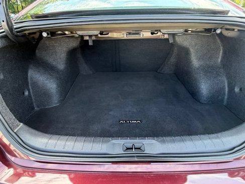 Used 2025 Nissan Altima 2.5 SV FWD image 18