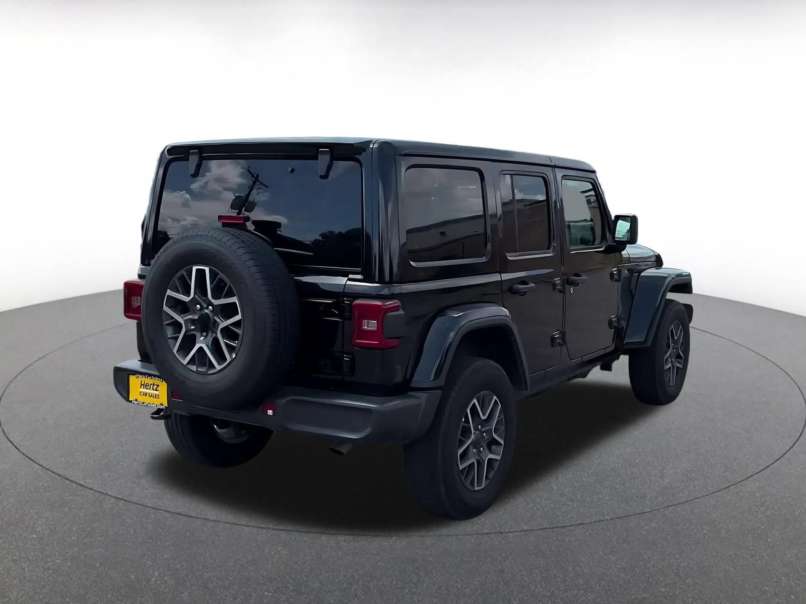 Used 2025 Jeep Wrangler Unlimited Sahara AWD/4WD image 13