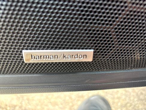 Used 2020 Subaru Outback Limited image 19