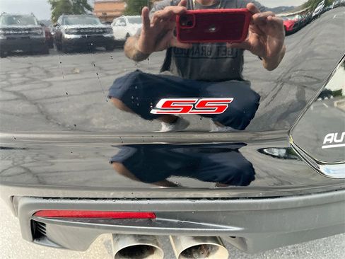 Used 2022 Chevrolet Camaro SS image 32