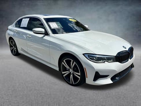 Used 2020 BMW 330i xDrive Sedan w/ Convenience Package AWD/4WD image 3