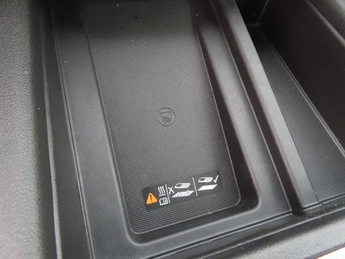 Certified 2022 Chevrolet Silverado 1500 High Country image 40