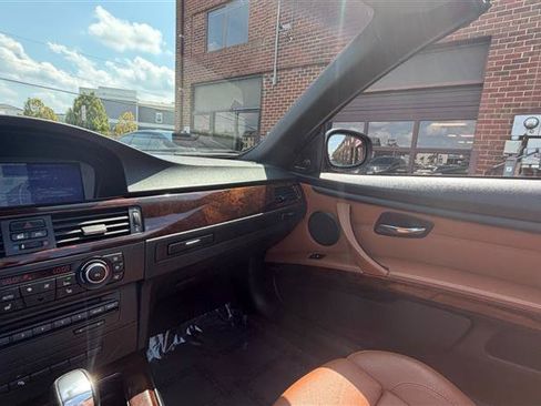 Used 2011 BMW 335i Convertible RWD image 27