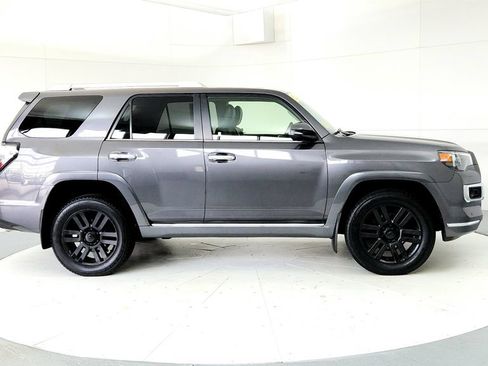 Used 2022 Toyota 4Runner Limited AWD/4WD image 3