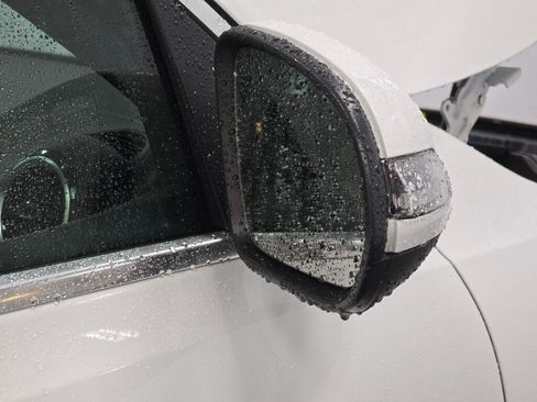 Certified 2025 Mercedes-Benz GLB 250 4MATIC image 28