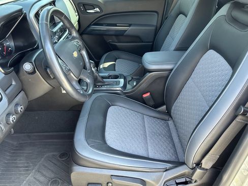 Used 2022 Chevrolet Colorado Z71 AWD/4WD image 14