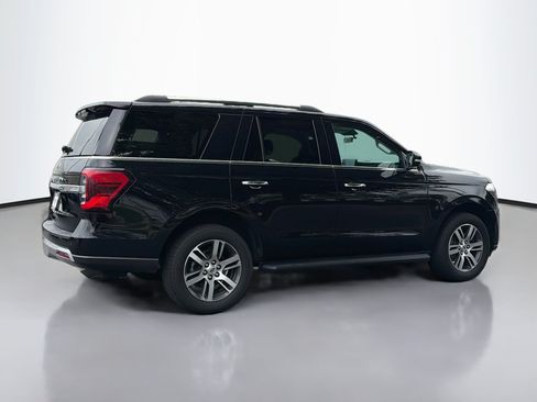 Used 2024 Ford Expedition Limited AWD/4WD image 2