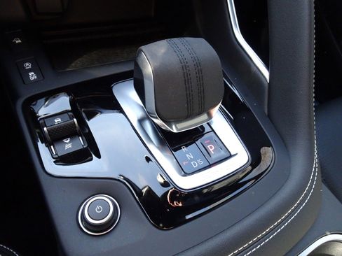 New 2024 Jaguar E-PACE R-Dynamic SE image 23