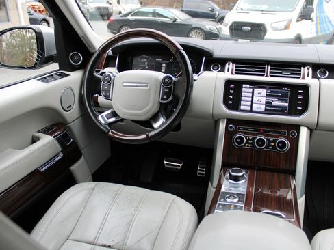 Used 2015 Land Rover Range Rover Supercharged image 14