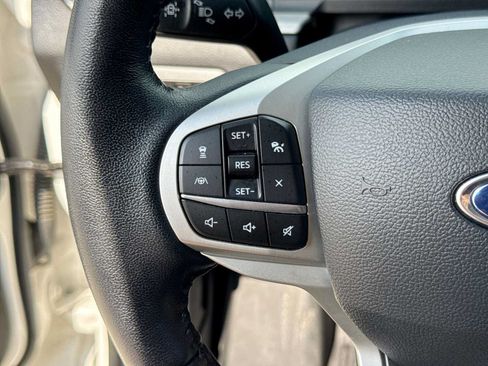 Used 2023 Ford Explorer XLT w/ Equipment Group 202A AWD/4WD image 25
