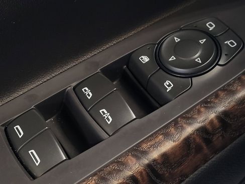 Used 2022 GMC Acadia Denali w/ Denali Ultimate Package FWD image 27