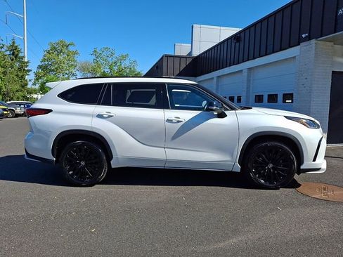 Used 2023 Toyota Highlander XSE AWD/4WD image 7
