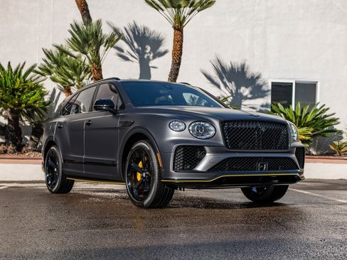 Used 2025 Bentley Bentayga S Black Edition image 39