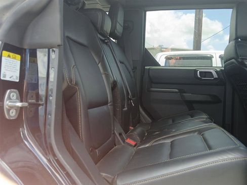 Used 2025 Ford Bronco Badlands w/ Sasquatch Package AWD/4WD image 10