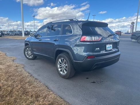 Used 2019 Jeep Cherokee Latitude Plus w/ Comfort/Convenience Group image 5