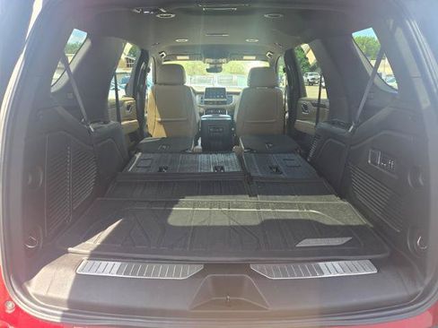Used 2023 Chevrolet Tahoe Premier AWD/4WD image 16