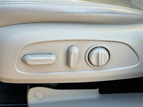 Used 2019 Buick Enclave Essence image 23