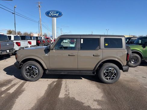 New 2025 Ford Bronco Outer Banks image 3