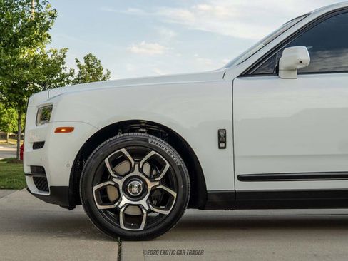 Used 2023 Rolls-Royce Cullinan Black Badge AWD/4WD image 4