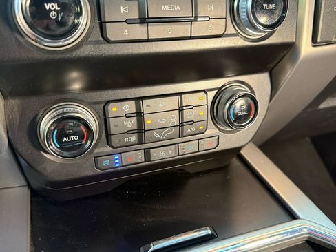 Used 2019 Ford F350 Platinum w/ Platinum Ultimate Package AWD/4WD image 20