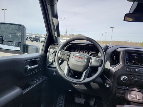 New 2026 GMC Sierra 2500 Pro image 9