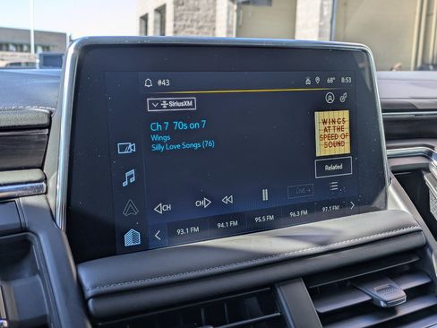 Used 2024 Chevrolet Suburban LT image 18