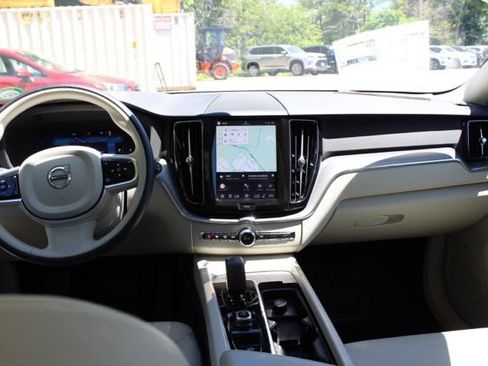 Certified 2024 Volvo XC60 B5 Core w/ Climate Package AWD/4WD image 24