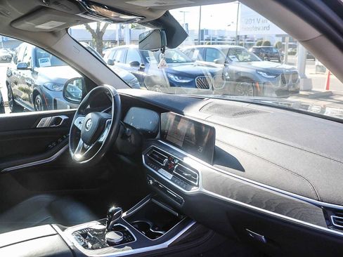 Used 2022 BMW X7 xDrive40i w/ Premium Package AWD/4WD image 15