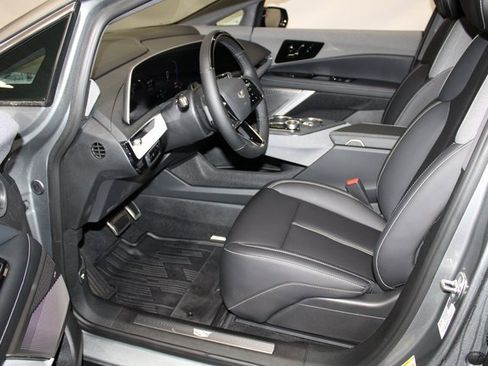 New 2026 Cadillac Optiq Luxury 1 image 3