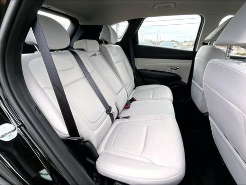 Used 2025 Hyundai Tucson SE image 20
