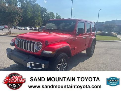 Used 2025 Jeep Wrangler Unlimited Sahara AWD/4WD image 6