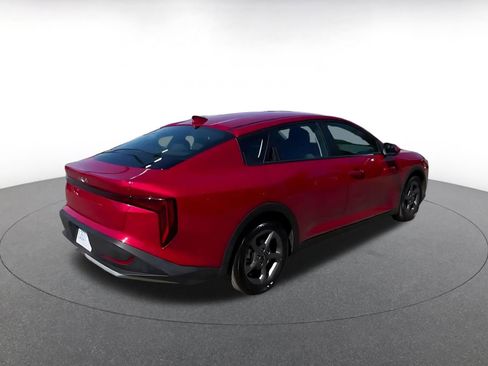 Used 2025 Kia K4 LXS image 11