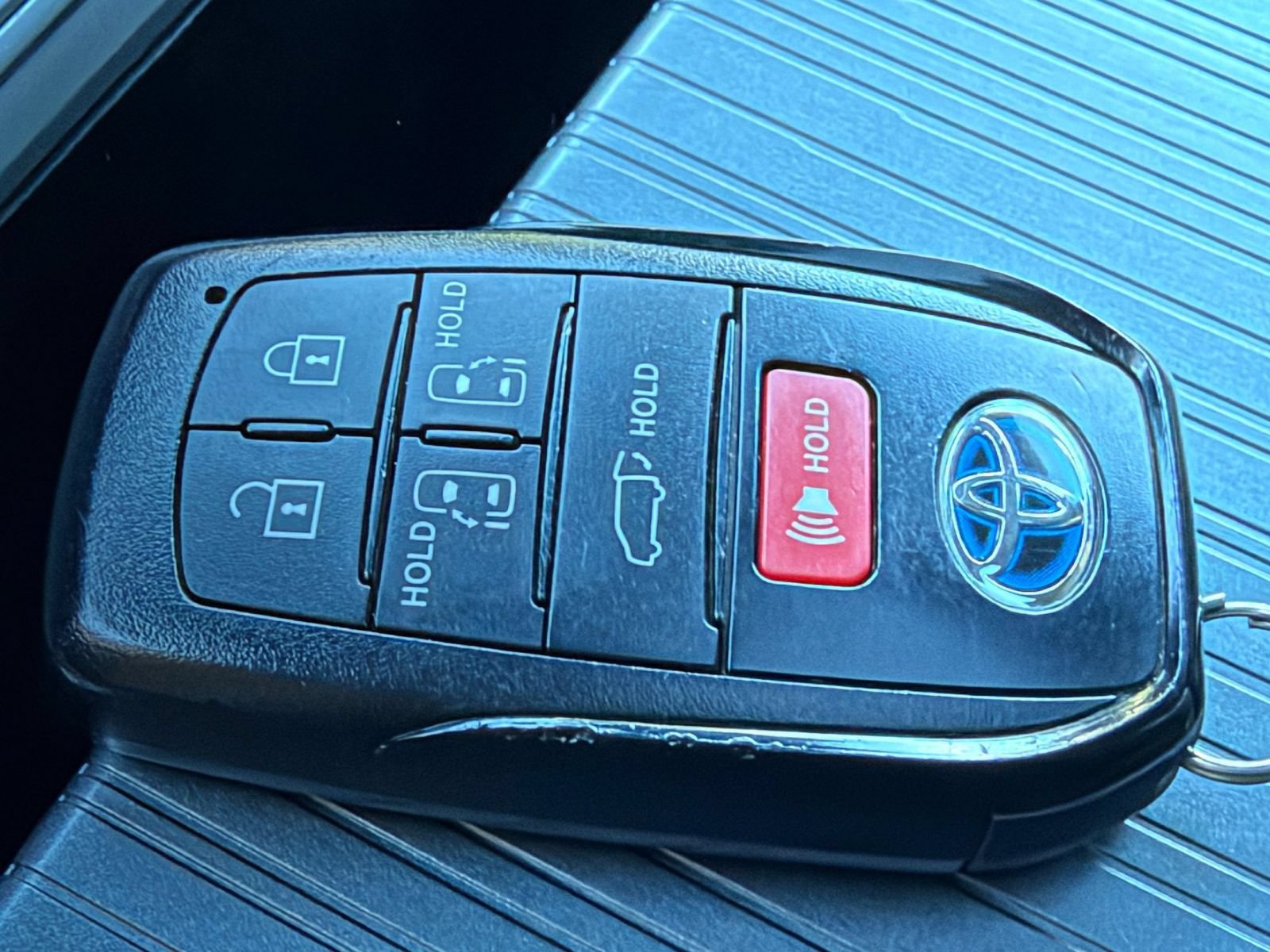 Used 2025 Toyota Sienna XLE FWD image 20