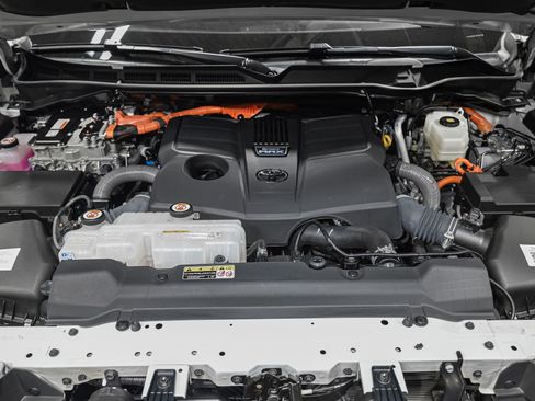 Used 2024 Toyota Sequoia SR5 image 11