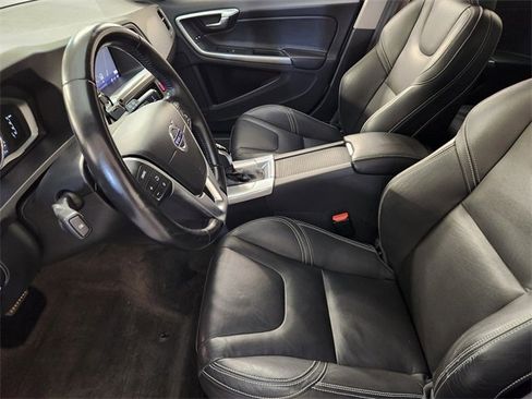 Used 2018 Volvo V60 T5 Dynamic w/ Vision Package image 14