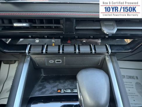 Used 2024 Chevrolet Colorado Z71 w/ Z71 Convenience Package 2 image 21